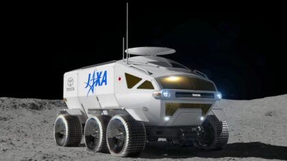 Japonya Ay’da Toyota ile gezecek