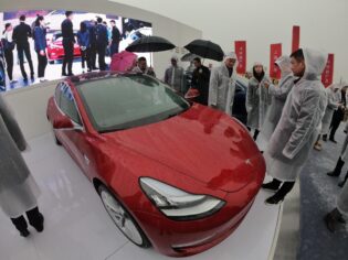 Pwn2Own yarışmasının kazananı Tesla hackerları oldu