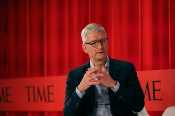 Tim Cook: “Teknolojiye daha fazla düzenleme gerekiyor”