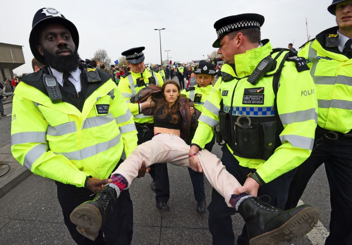 Londra iklim protestolarında binden fazla gözaltı