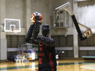 Stephen Curry’den daha iyi üçlük atan basketbolcu robot