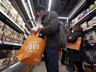 Amazon fiziki mağazalarında nakit para da kabul edecek