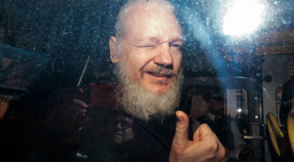 İsveç, Julian Assange’ın tecavüz davası dosyasını yeniden açtı