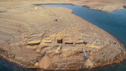 Irak’ta kuraklıkla birlikte 3400 yıllık saray ortaya çıktı