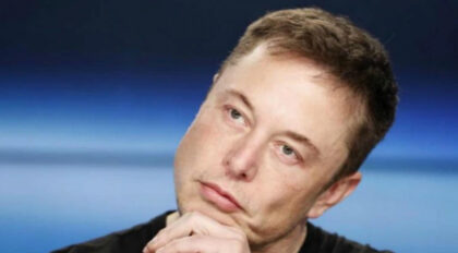 Elon Musk Twitter hesabını sildi, sonra geri geldi