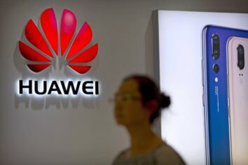 Huawei yıl sonu hedeflerini 30 milyar Dolar azalttı