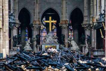Notre Dame Katedrali yangından önceki haline döndürülecek
