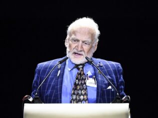 Buzz Aldrin: “Mars’a gitmeden önce Ay’a yerleşmeliyiz”