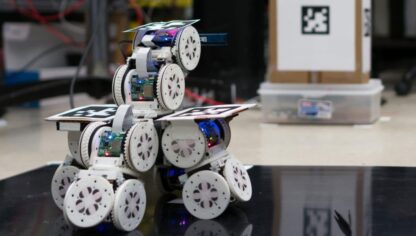 Birleşerek tek bir robota dönüşebilen modüler robotlar