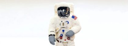 Lego parçalarıyla Buzz Aldrin’in gerçek boyutlu modeli yapıldı